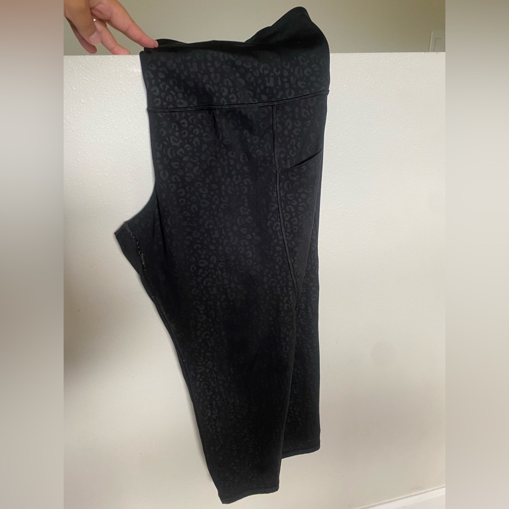 Gapfit MATERNITY XL Cheetah Black Leggings Blackout Technology